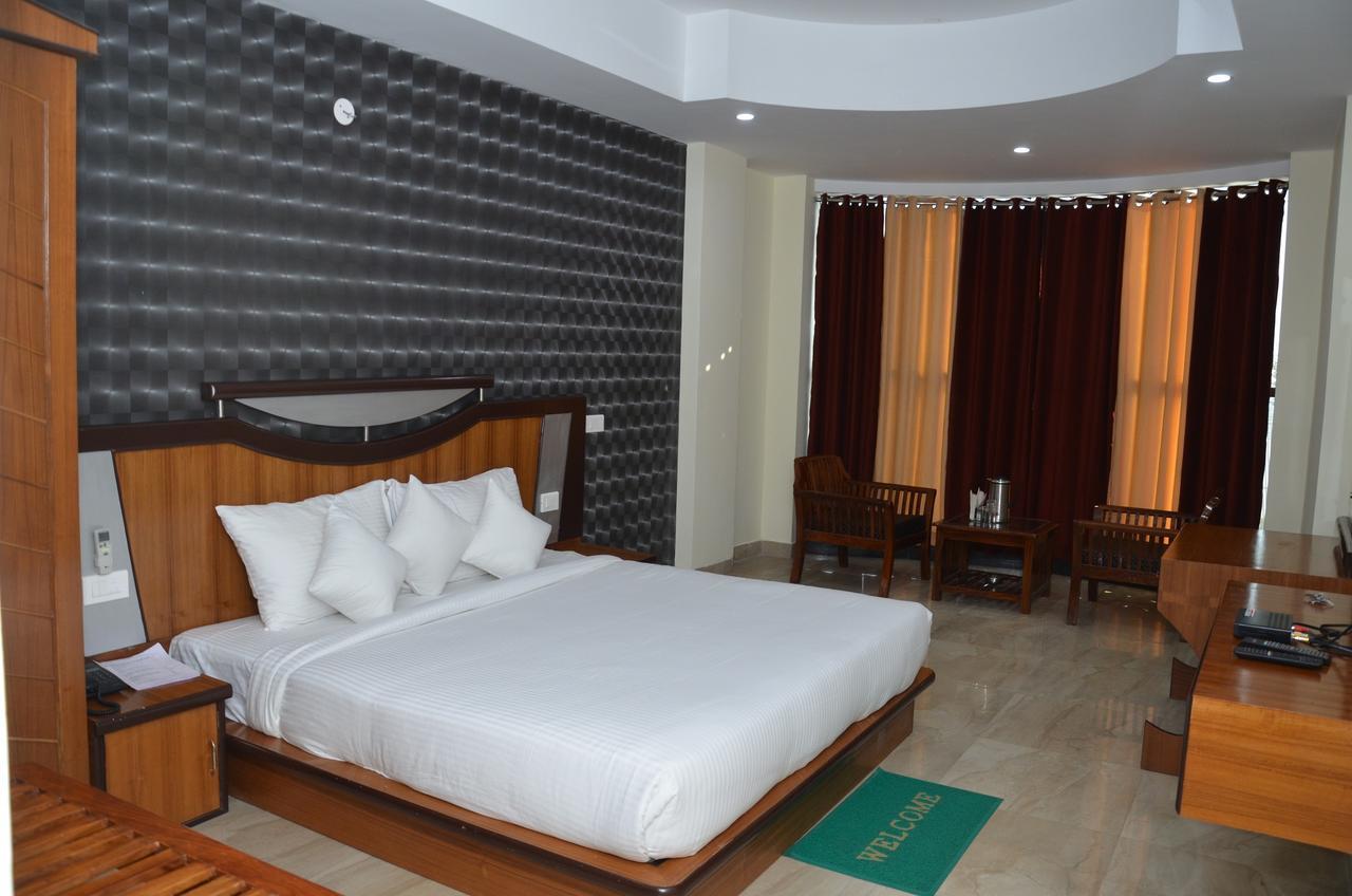 Chopra Residency Hotel Hamīrpur Kültér fotó